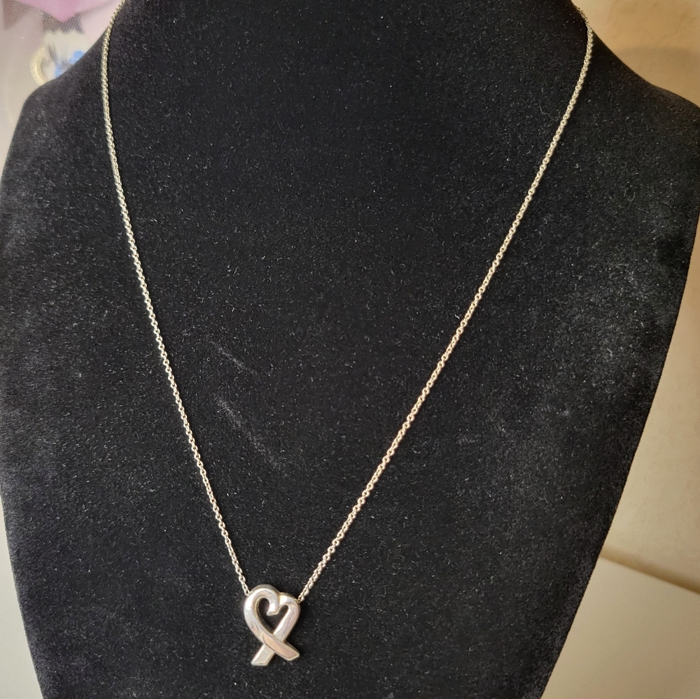 TIFFANY & CO. RIBBON HEART NECKLACE